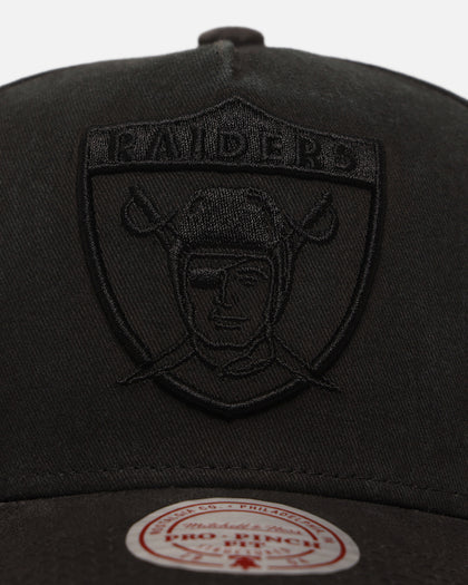 Mitchell & Ness Las Vegas Raiders 'Starburst' Pro Pinch Snapback Black