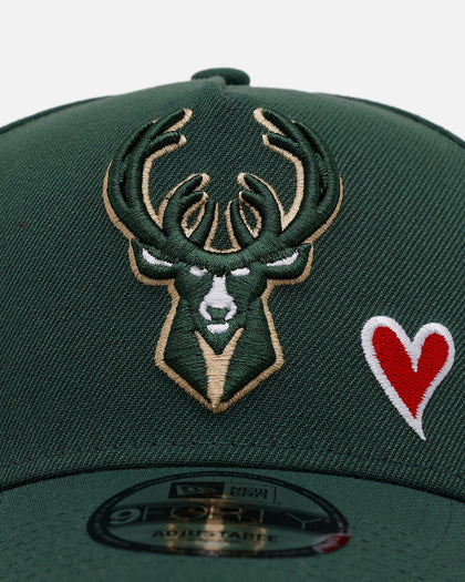 New Era Milwaukee Bucks 'Team Color Hearts' 9FORTY A-Frame Snapback Official Team Color