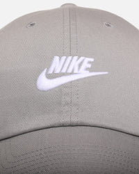 Nike Club Unstructured Futura Wash Strapback Cap Black/Particle