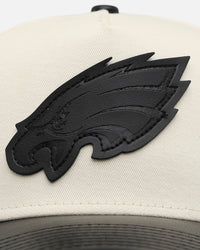 New Era Philadelphia Eagles 'Leather Visor' 9FORTY A-Frame Snapback Chrome White/Black