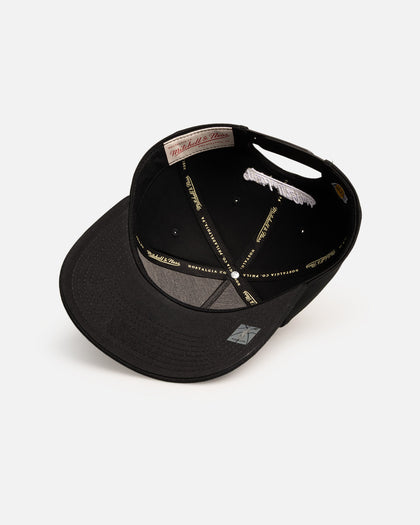 Mitchell & Ness Los Angeles Lakers 'Black Letter' Pro Pinch Snapback Black