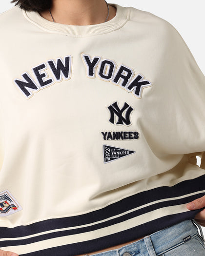 Pro Standard Women's New York Yankees Retro Classics Crewneck Eggshell/Midnight Navy