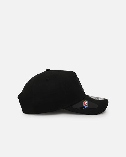 New Era Fremantle Dockers 'Triple Black' 9FORTY A-Frame Snapback Black
