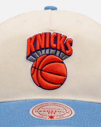 Mitchell & Ness New York Knicks 'Washed Cotton' Deadstock Snapback Off White