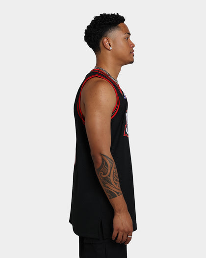 Mitchell & Ness Philadelphia 76ers Allen Iverson #3 '97-'98 Swingman Road Jersey Black