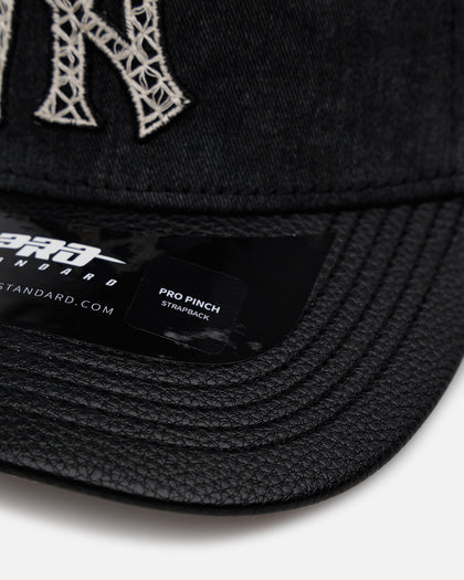Pro Standard New York Yankees 'Yankees Raffia Applique' Strapback Black Acidwash