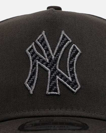 New Era New York Yankees 'Carbon Weave' 9FORTY A-Frame Snapback Black