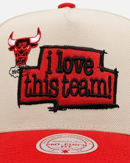 Mitchell & Ness Chicago Bulls 'Love' Pro Pinch Snapback OTC