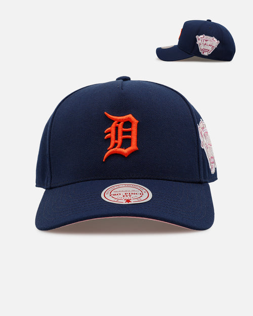 Mitchell & Ness Detroit Tigers 'Pink Side Patch' Pro Pinch Snapback Official Team Color