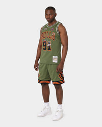 Mitchell & Ness Chicago Bulls Flight Swingman Shorts Olive