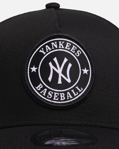 New Era New York Yankees 'Stripe' 9FORTY A-Frame Trucker Snapback Black/White