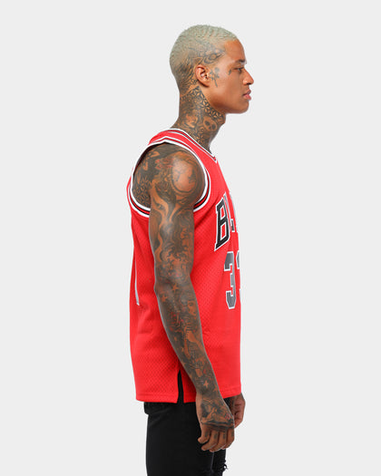 Mitchell & Ness Chicago Bulls Scottie Pippen '97-'98 #33 Swingman Jersey Red