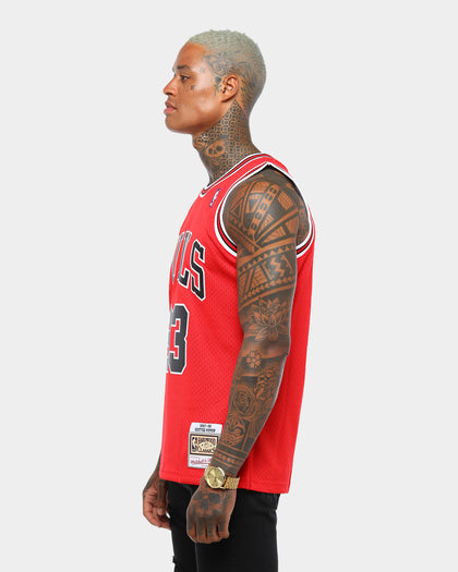 Mitchell & Ness Chicago Bulls Scottie Pippen '97-'98 #33 Swingman Jersey Red