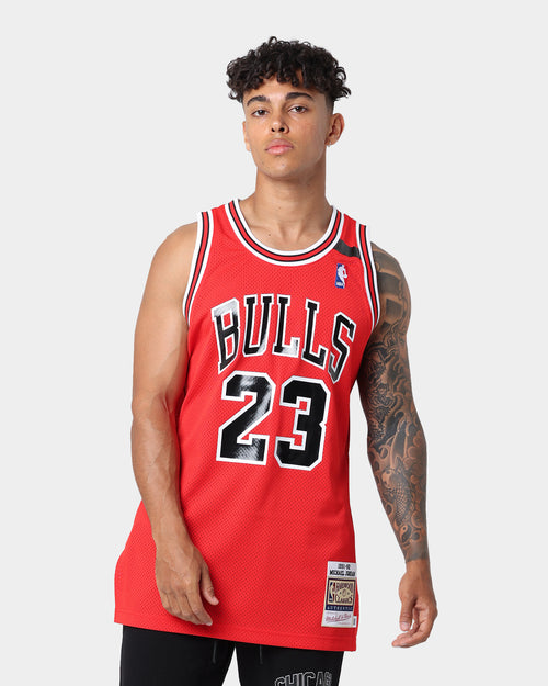 Mitchell & Ness Chicago Bulls Michael Jordan #23 '91-'92 Authentic Jersey Red