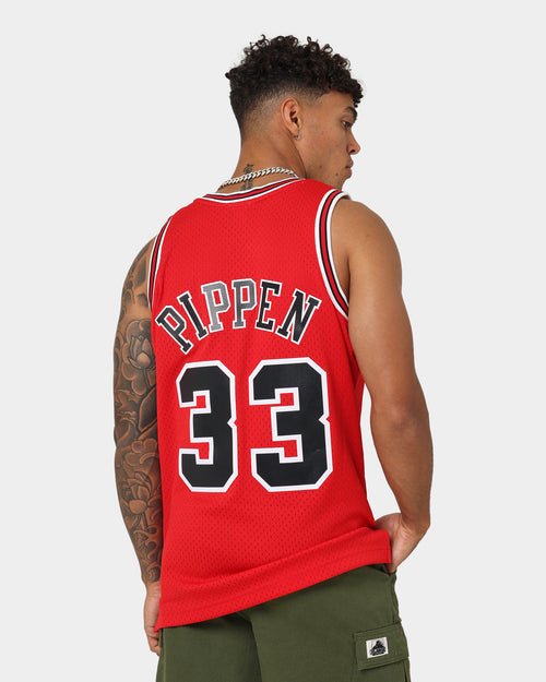 Mitchell & Ness Chicago Bulls Scott Pippen #33 '03-'04 Home Swingman Jersey Red
