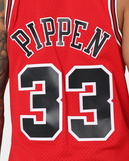 Mitchell & Ness Chicago Bulls Scott Pippen #33 '03-'04 Home Swingman Jersey Red