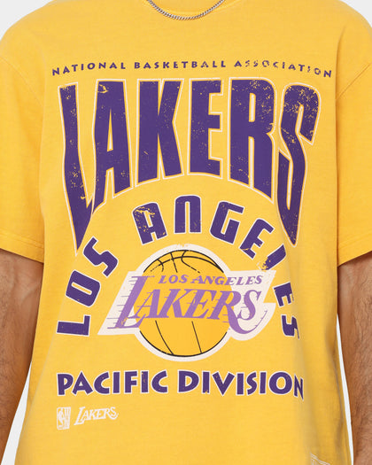 Mitchell & Ness Los Angeles Lakers Division Arch T-Shirt Faded Yellow