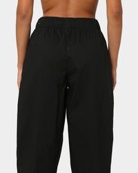 Nike Women's Sportswear Essential High-Rise Woven Pants Black/White
