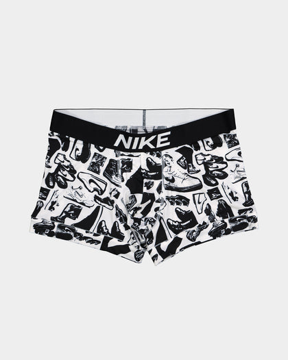 Nike Dri-FIT Essential Micro Trunk Sneaker Photo